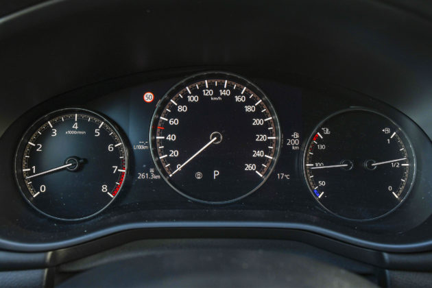 Mazda 3 - ekran wskaźników