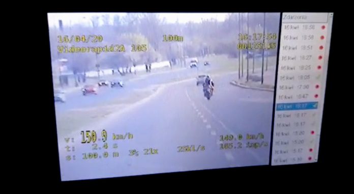Policja - nagranie motocyklisty