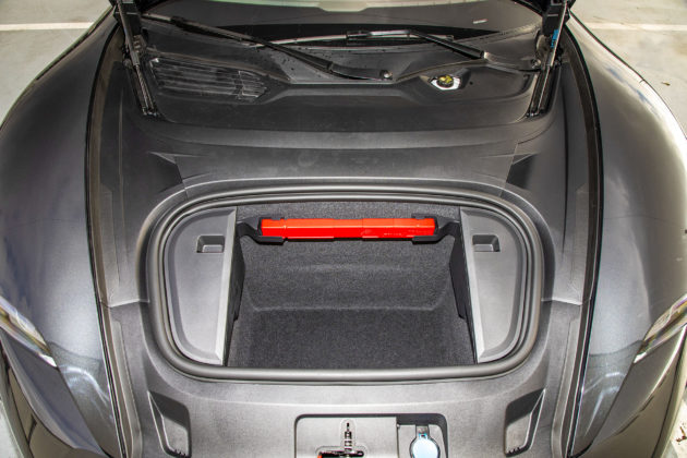 Przedni bagażnik Porsche Taycan – Test Porsche Taycan Turbo