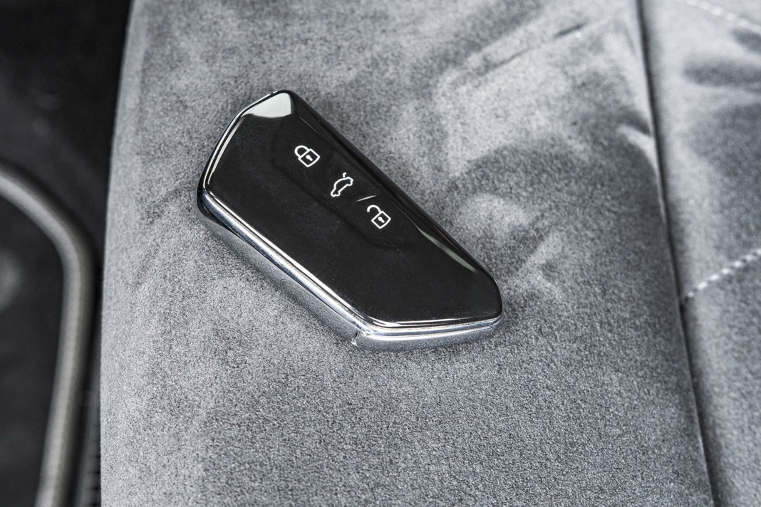Volkswagen Golf 1.5 eTSI EVO DSG Style - kluczyk