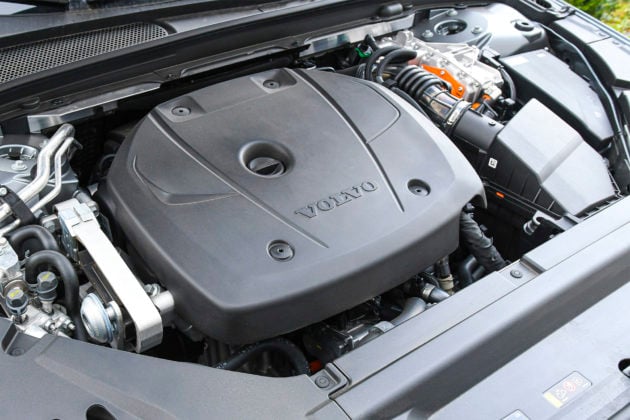 Volvo S90 T8 eAWD Inscription - silnik benzynowy