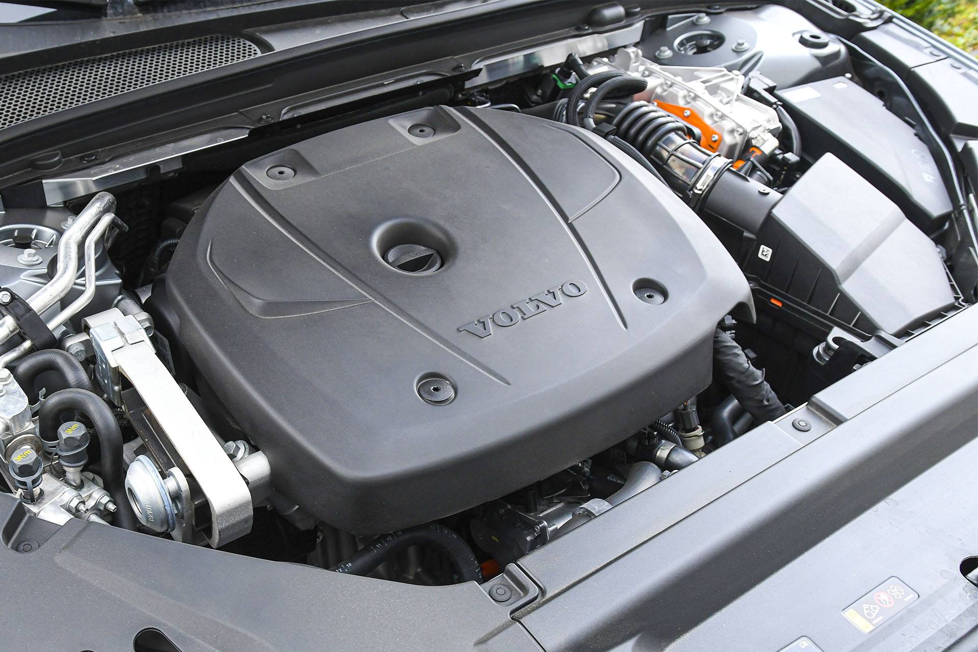 Volvo S90 - silnik benzynowy - Volvo S90 T8 eAWD Inscription