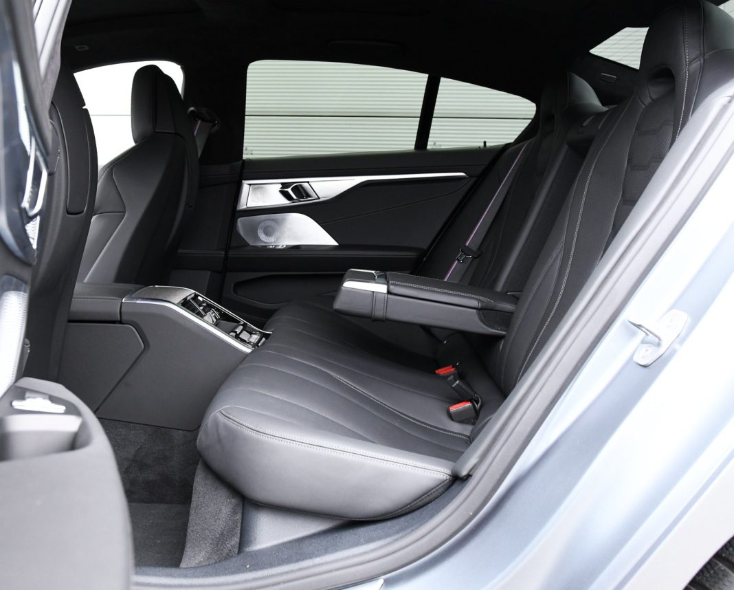 BMW M850i Gran Coupe (2020) - fotele/kanapa tył