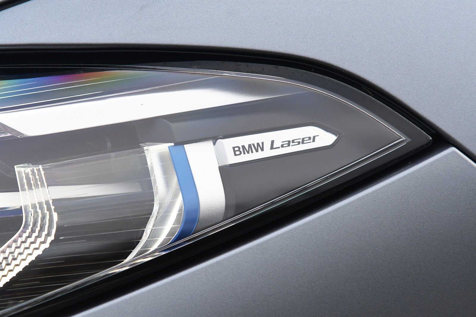 BMW M850i xDrive - reflektor laserowy