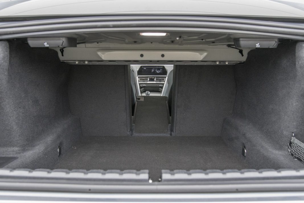 BMW M850i Gran Coupe (2020) - bagażnik