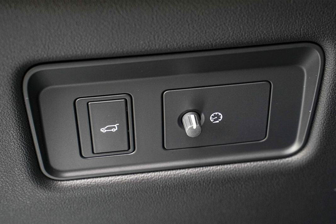 Range Rover Sport - regulacja podświetlenia kokpitu
