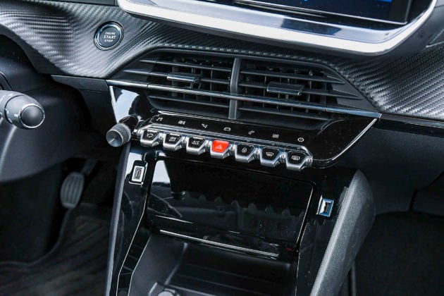 Peugeot 208 - przyciski funkcyjne