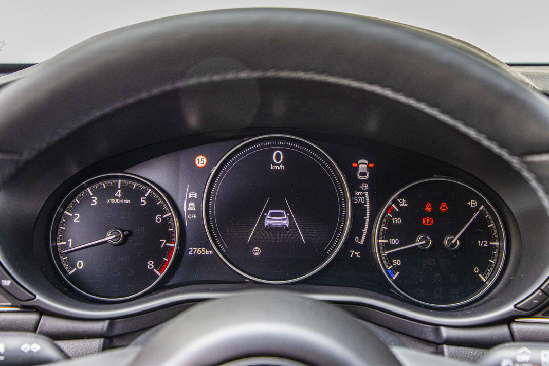 Mazda 3 - ekran wskaźników