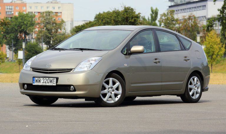 Używana Toyota Prius II (20032009) opinie, dane