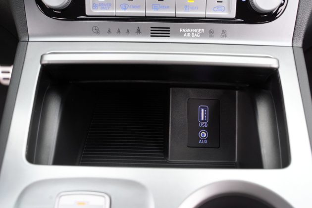 Hyundai Kona Electric 64 kWh - schowek