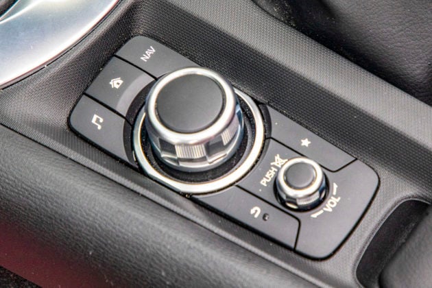 Mazda MX-5 RF - obsługa ekranu centralnego