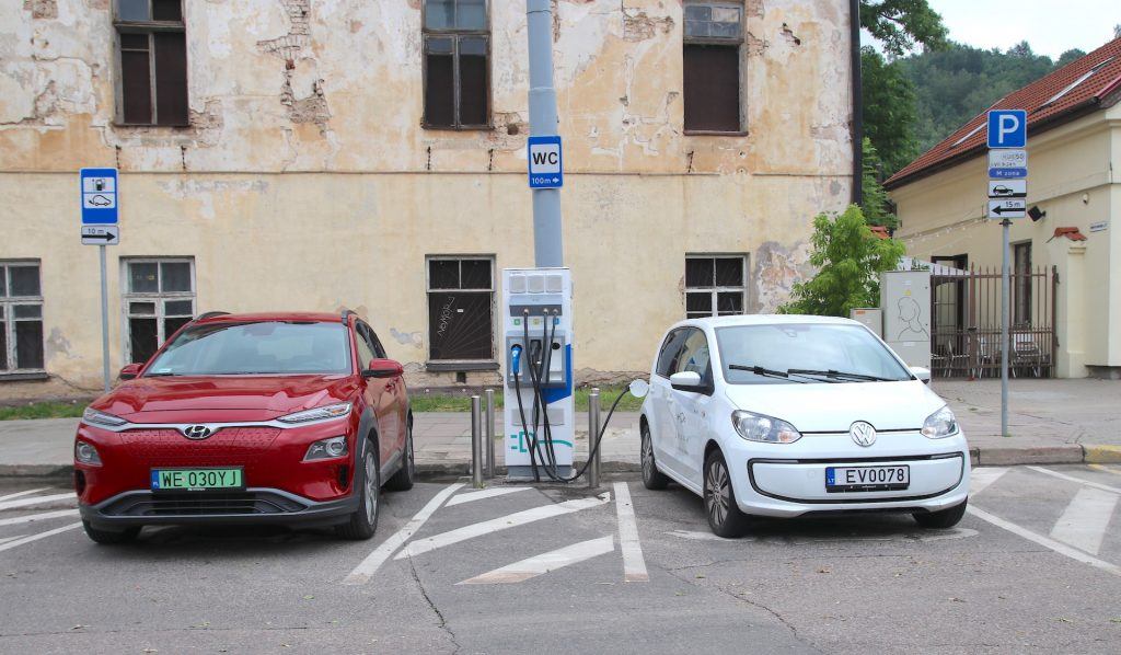 Ładowanie aut elektrycznych na Litwie