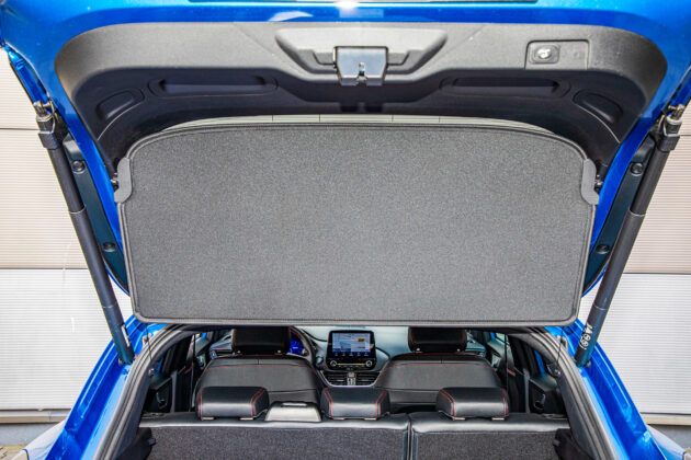 Ford Puma - zasłona bagażnika