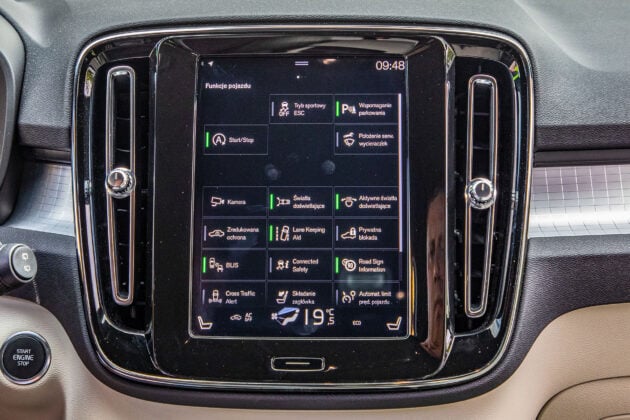 Volvo XC40 T3 test – ekran