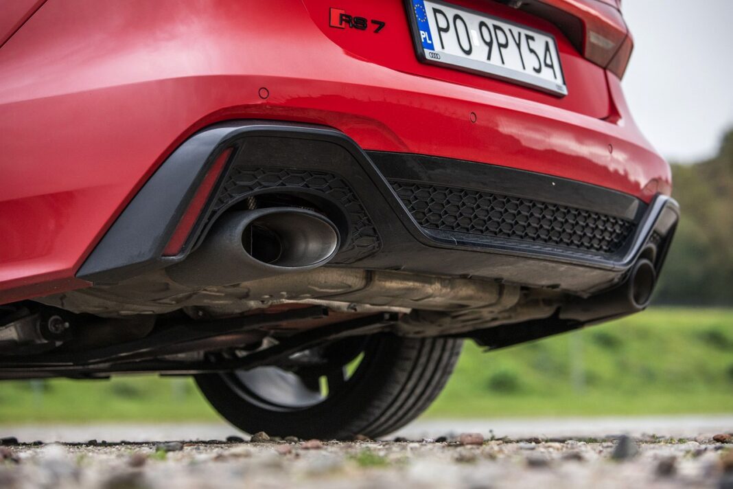 Audi RS 7 Sportback (2020) test układ wydechowy