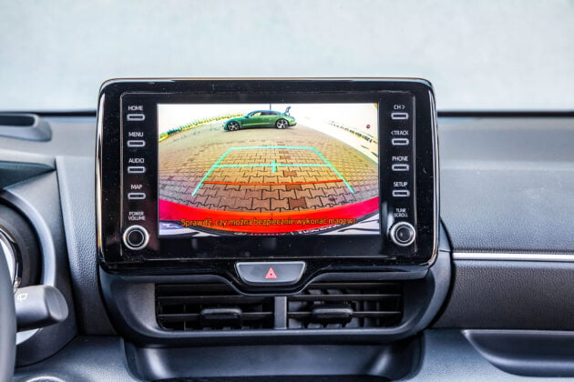 Toyota Yaris 1.5 Hybrid - ekran