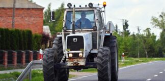 Umowa sprzedaży traktora