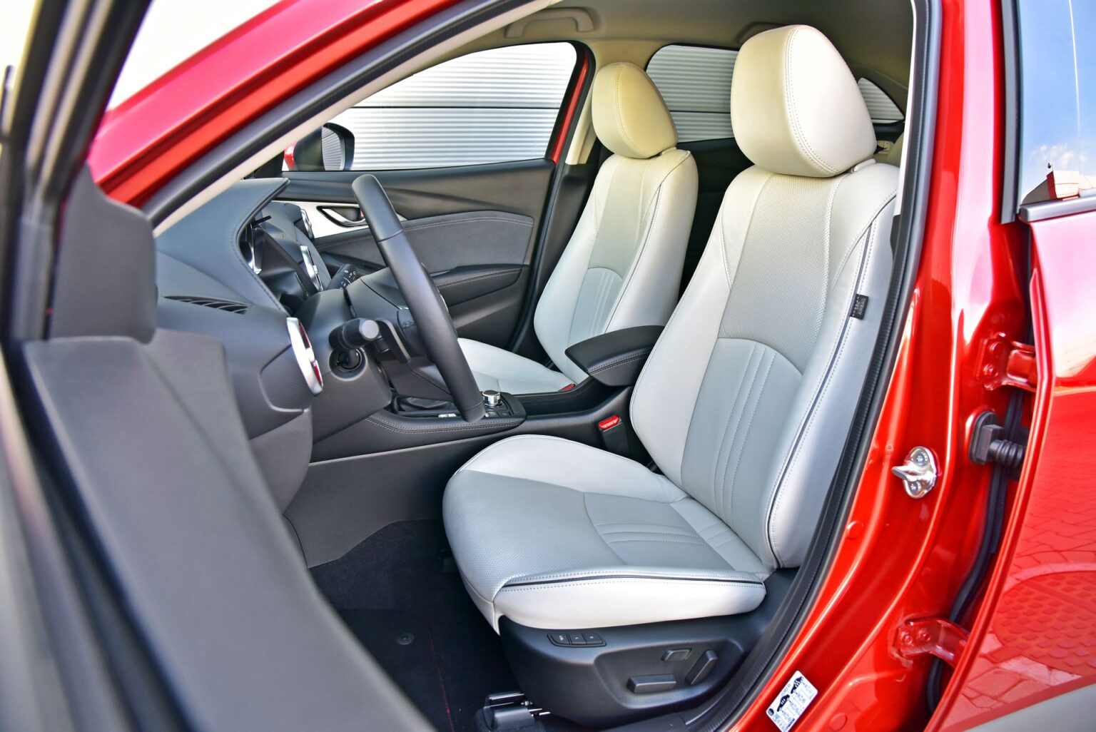 Mazda CX3 (2021). Opis wersji i cennik
