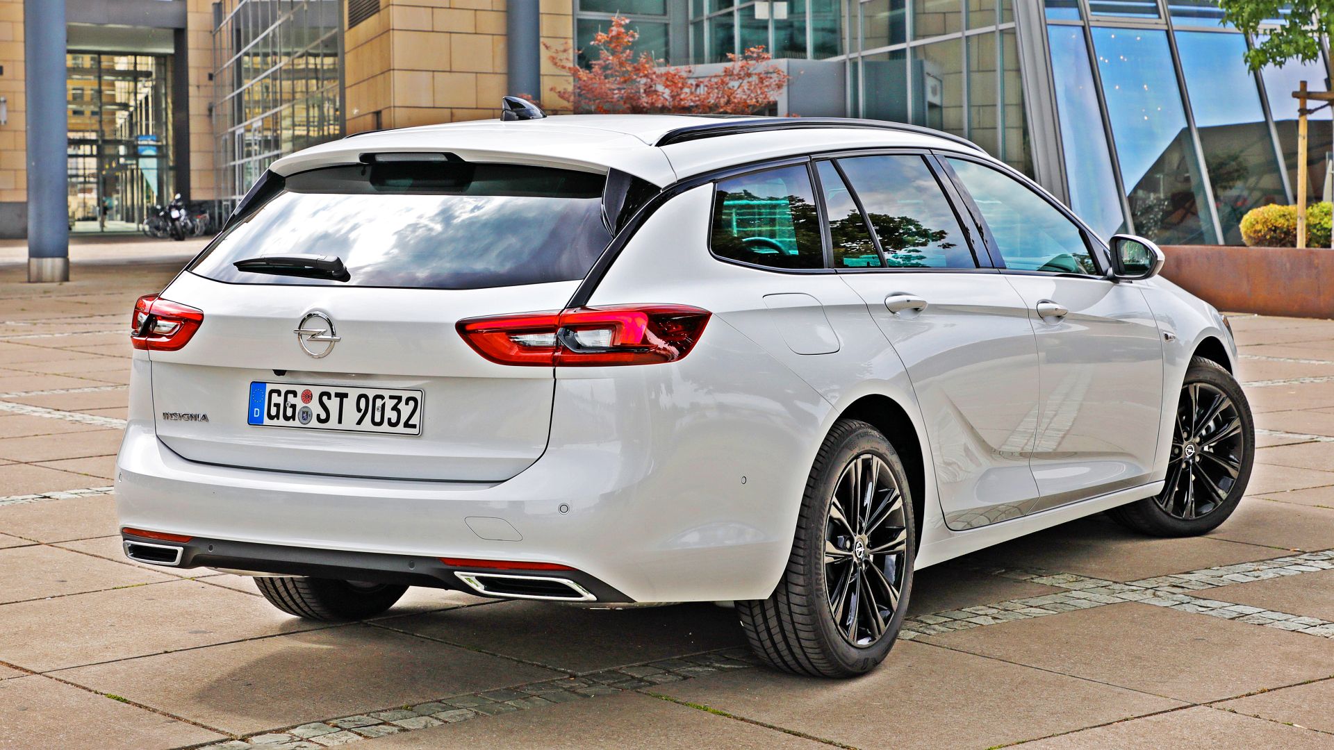 Opel Insignia po liftingu (2021). Opis wersji i cennik