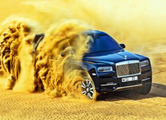 Rolls-Royce Cullinan w akcji. Pustynne buggy za ponad milion zł