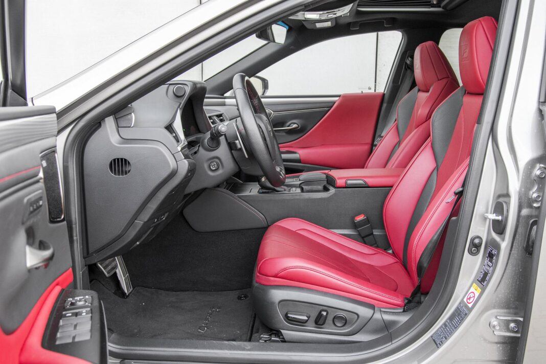 Lexus ES 300h F Sport Edition test 2020 - przednie fotele