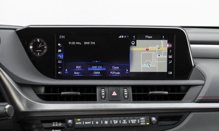 Lexus ES 300h F Sport Edition test 2020 - system multimedialny 04