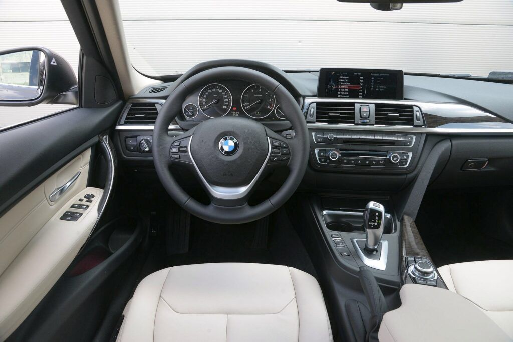 BMW 320d F31 Touring Modern Line 2.0d 184KM 8AT xDrive WY5729V 06-2013
