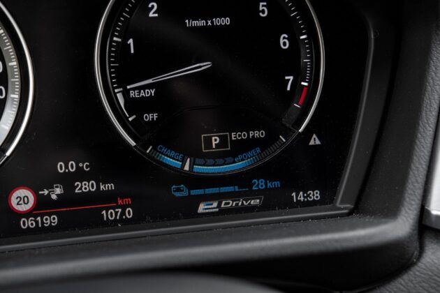 BMW X1 - wskaźnik zasięgu