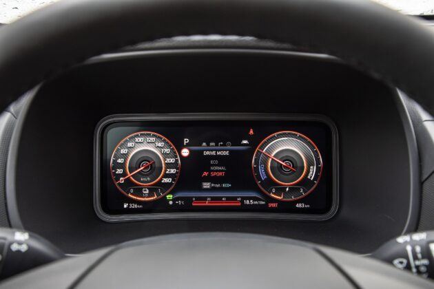 Hyundai Kona Electric - test (2021) - cyfrowe zegary