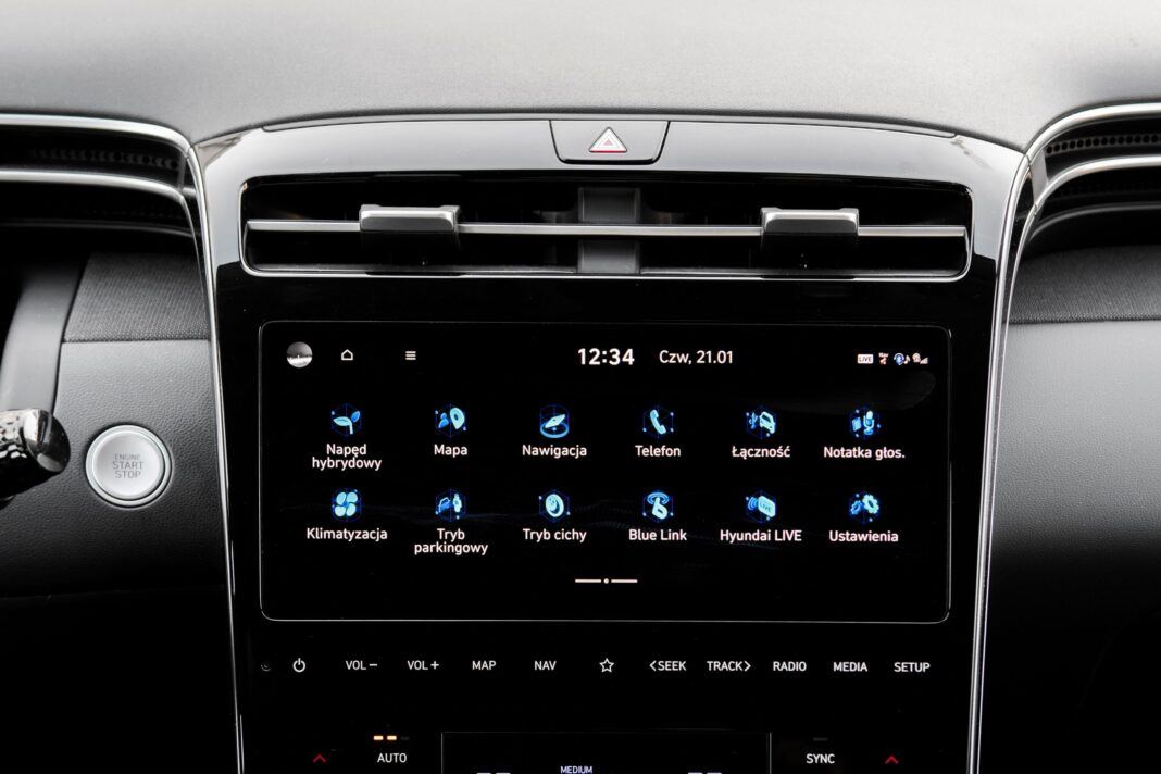 Hyundai Tucson 1.6 T-GDI HEV - ekran