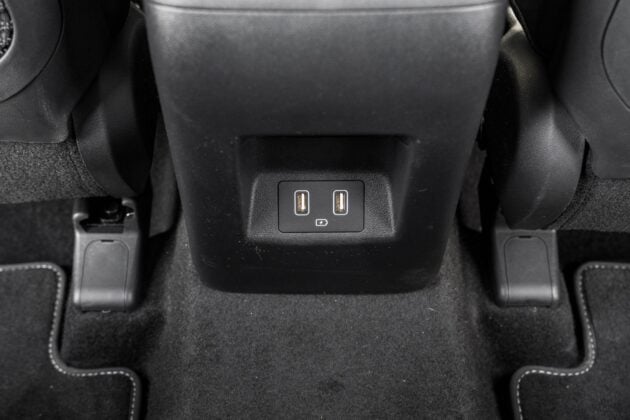 Hyundai Tucson 1.6 T-GDI HEV - gniazda USB