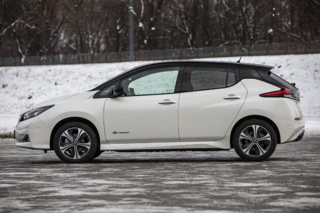 Nissan Leaf 62 kWh - test (2021) - bok