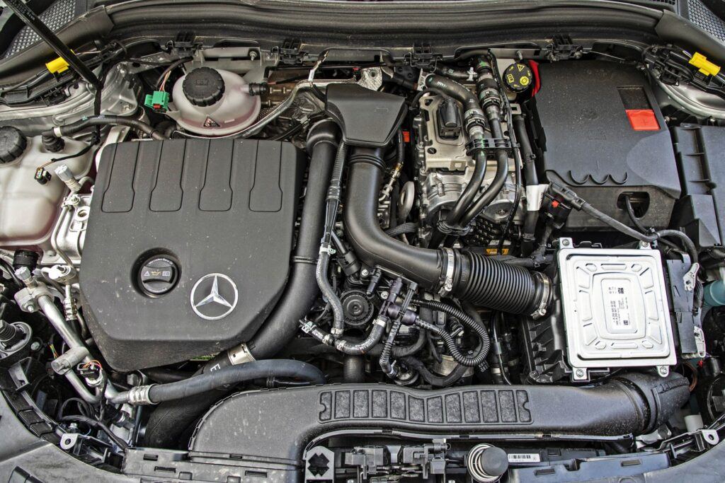 Mercedes GLA - silnik