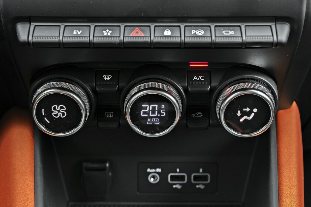 Renault Captur - klimatyzacja automatyczna