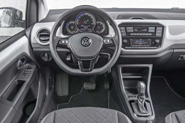 Elektryczny Volkswagen eUp! (2021). Opis wersji i cennik