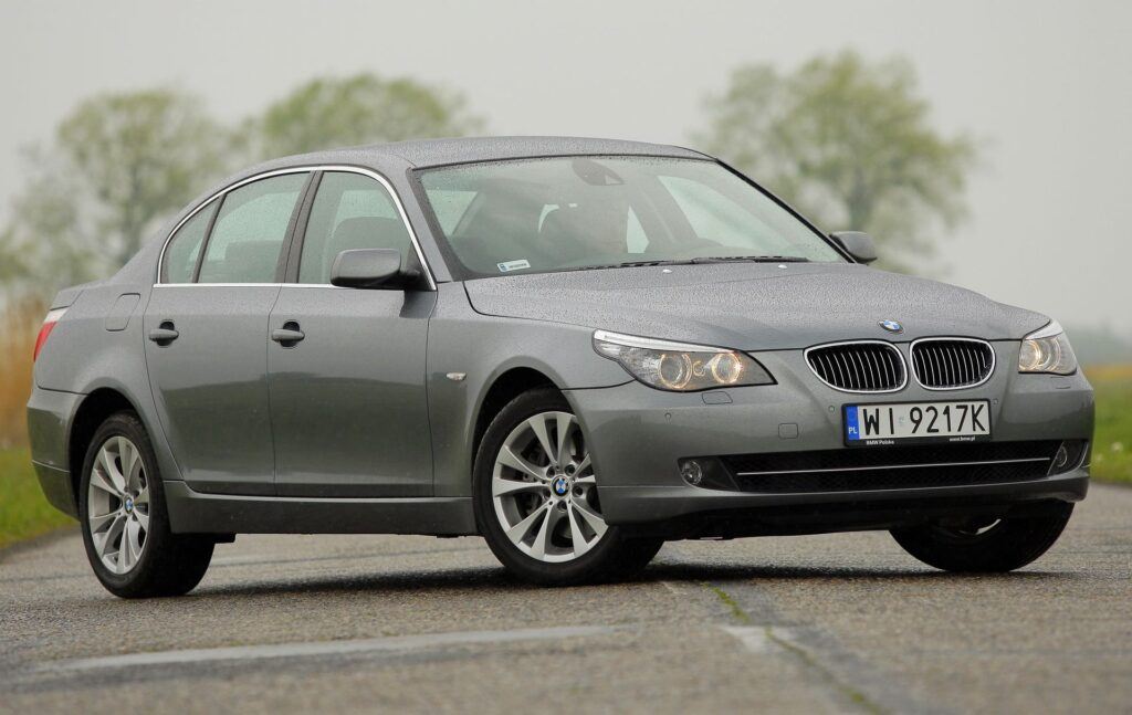 Żarówki BMW seria 5 (E60) jakie potrzebne do wymiany?