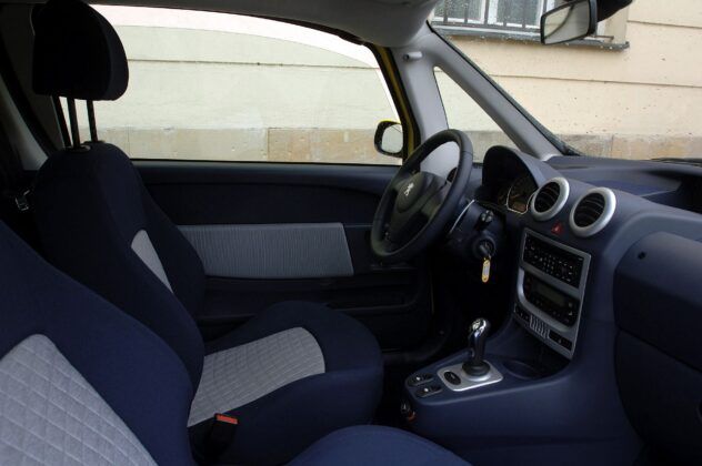 Peugeot 1007 fotel kierowcy