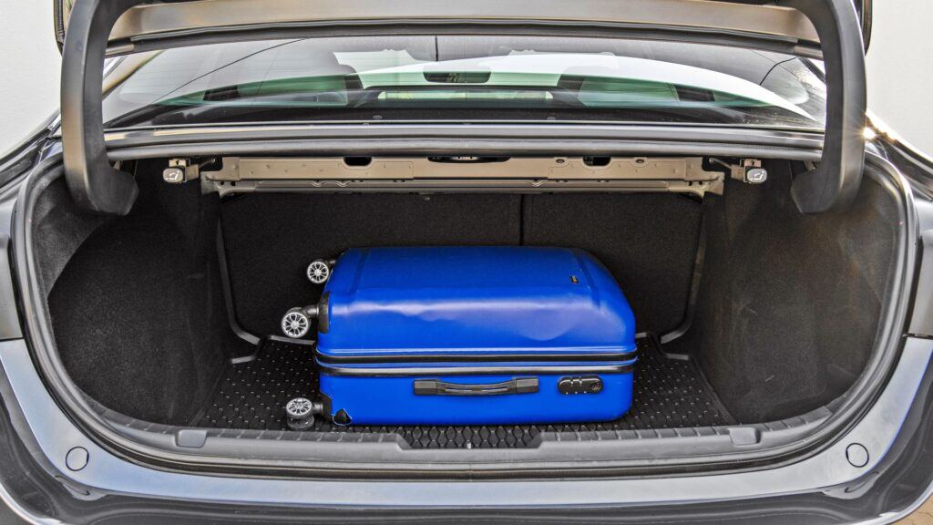 Mazda 3 Sedan - bagażnik