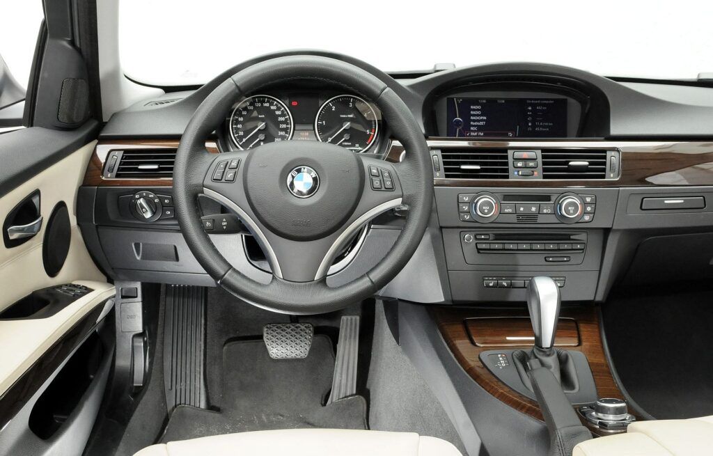 BMW 320d E90 FL 2.0d 177KM 6AT xDrive WI2779K 07-2009
