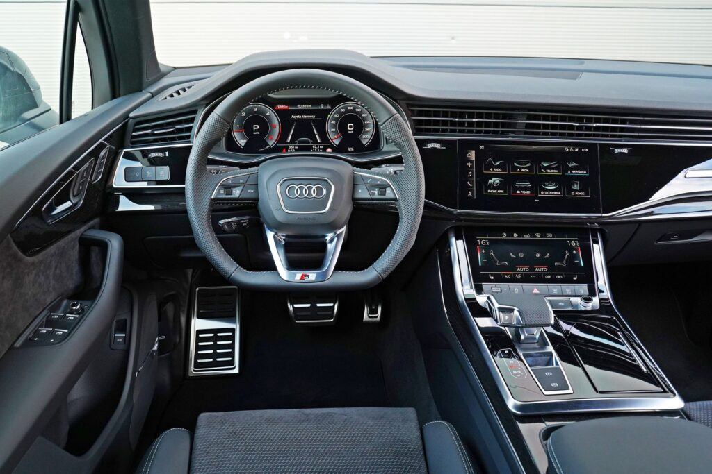 Audi Q7 - deska rozdzielcza