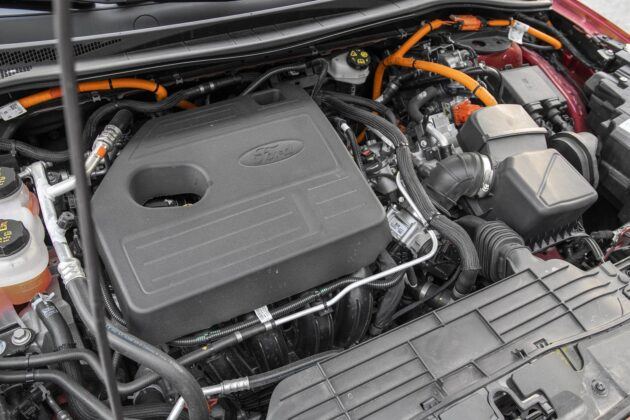 ford kuga plug-in hybrid hybryda 2021 test silnik benzynowy