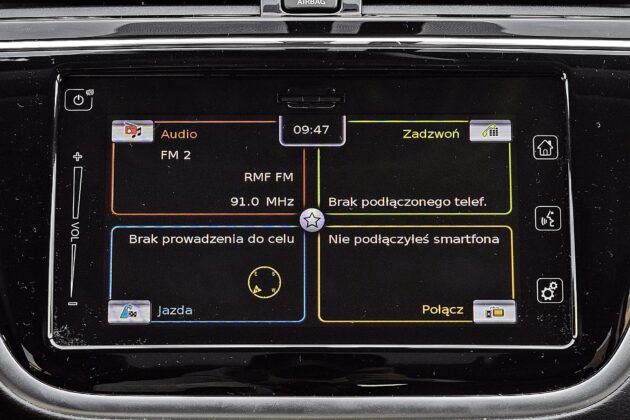 Suzuki SX4 S-Cross Hybrid - system multimedialny