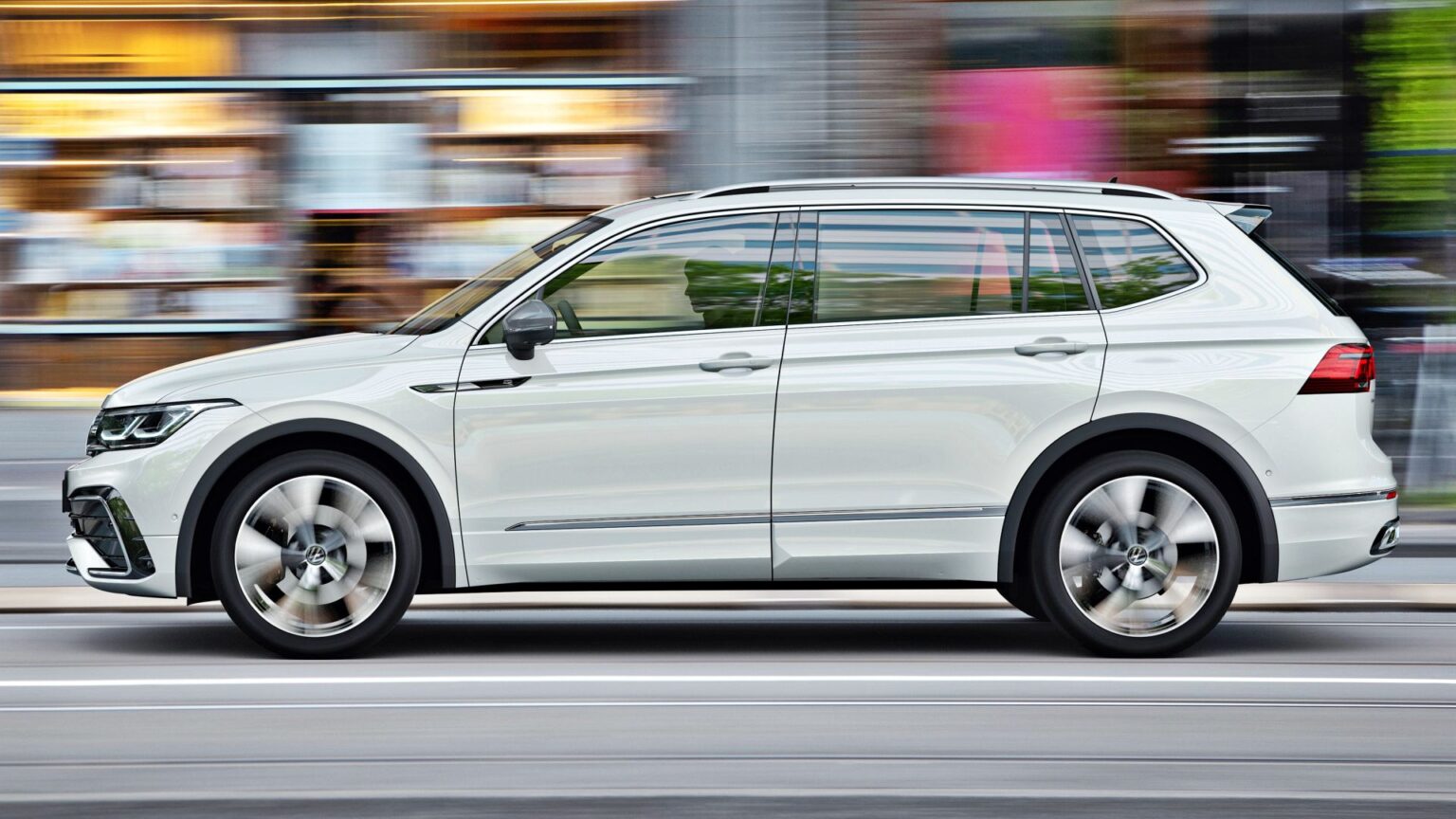 Volkswagen Tiguan Allspace po liftingu oficjalne zdjęcia