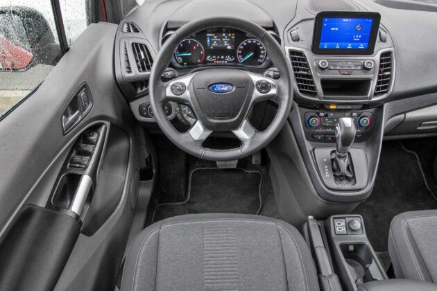 Ford Grand Tourneo Connect - deska