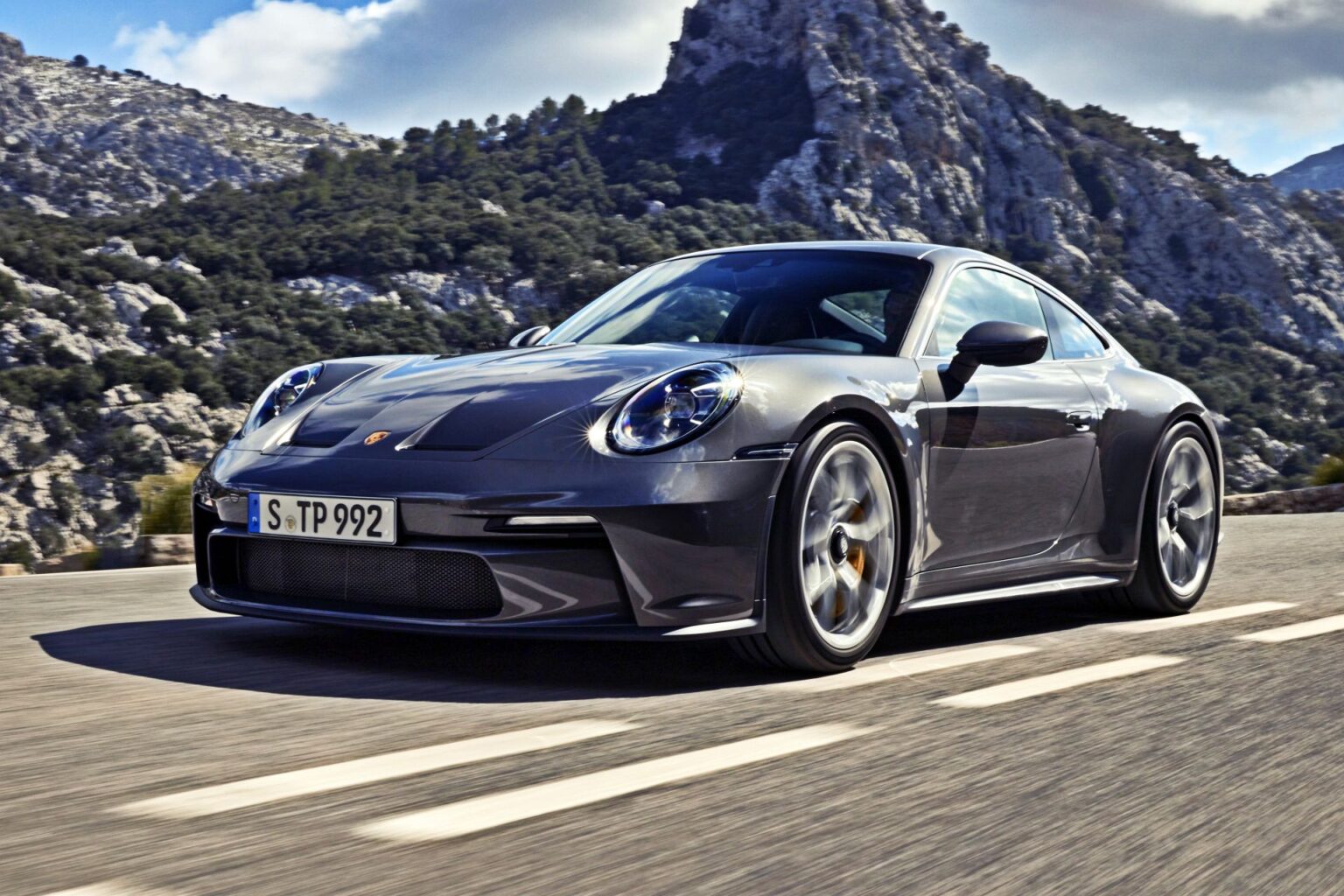 Nowe Porsche 911 GT3 Touring czym się wyróżnia? Ile
