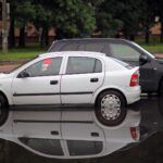 Jak rozpoznać samochód po powodzi? Czy warto kupić auto po zalaniu?