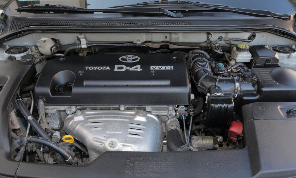 Toyota Avensis II silnik