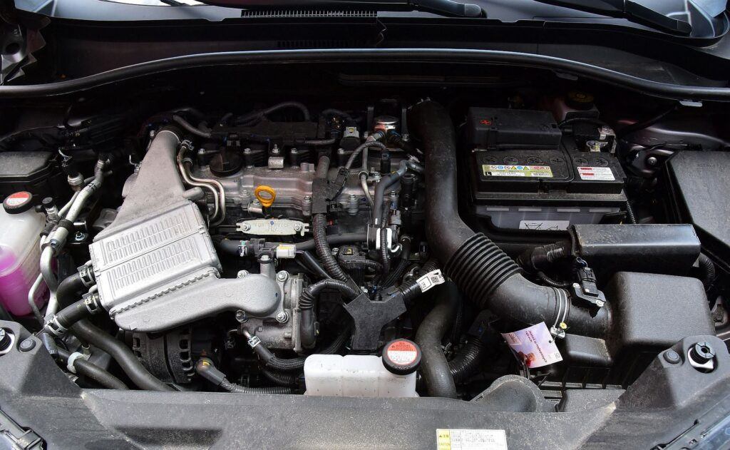 Toyota C-HR silnik (2)