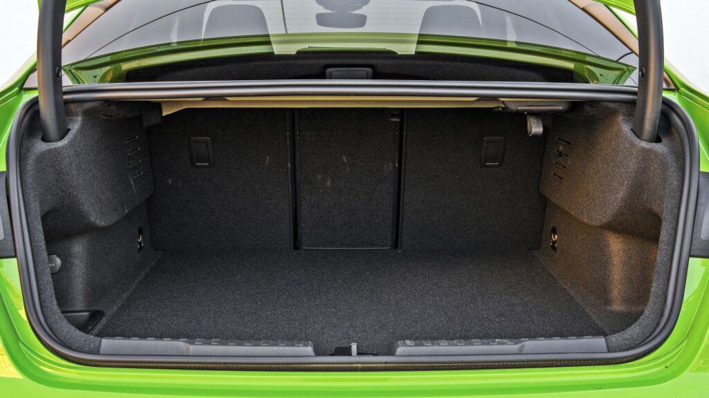 Audi RS 3 Limousine - bagażnik
