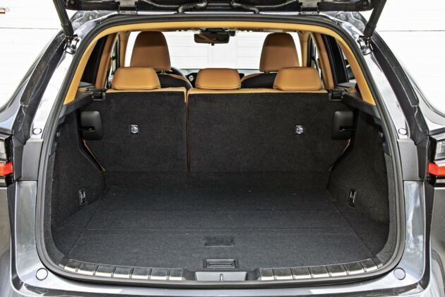 Lexus NX - bagażnik